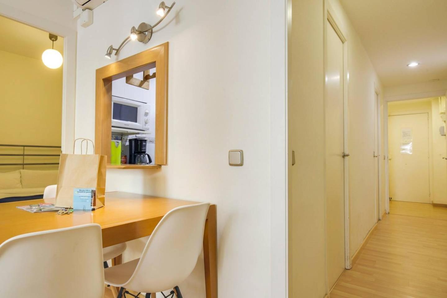 Cozy 2 Bedroom Next To Arc De Triomf Barcelona Exterior photo