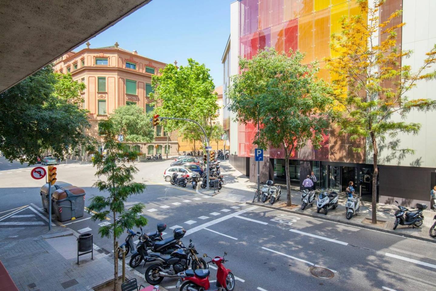 Cozy 2 Bedroom Next To Arc De Triomf Barcelona Exterior photo